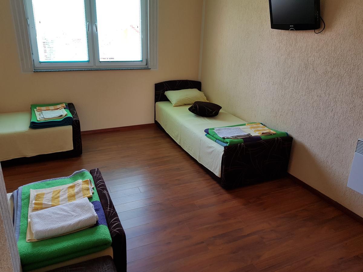 Отель Pansion Basa Ustikolina Экстерьер фото