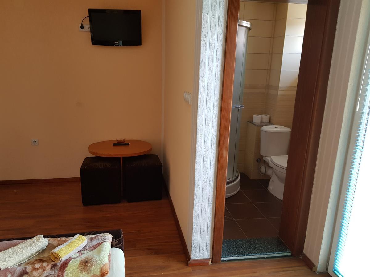 Отель Pansion Basa Ustikolina Экстерьер фото