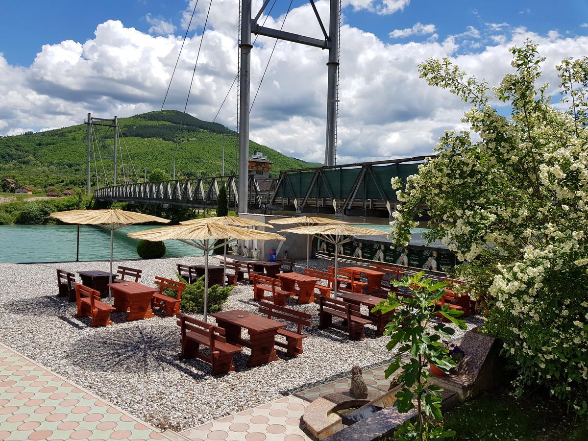 Отель Pansion Basa Ustikolina Экстерьер фото